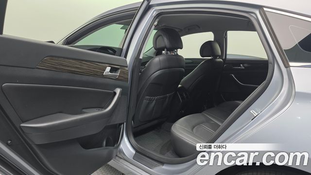 Hyundai Sonata 2015 — photo 17