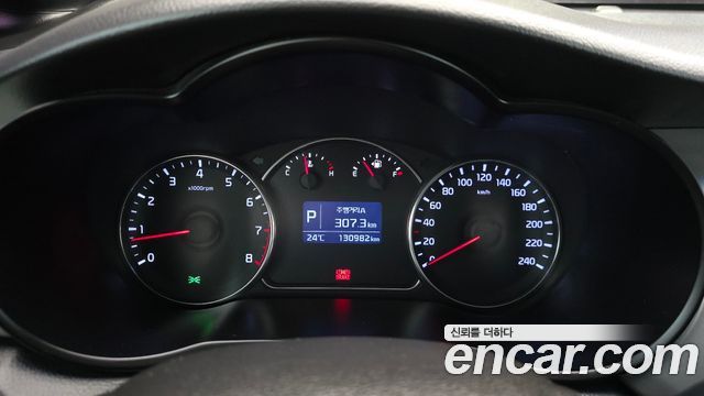 Kia Carens 2014 — photo 11