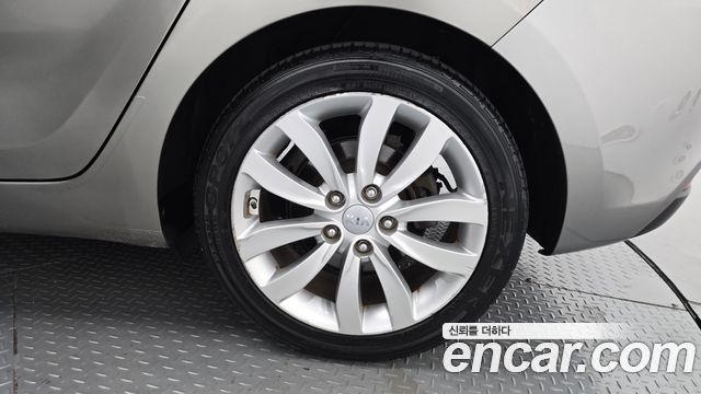 Kia Carens 2014 — photo 7