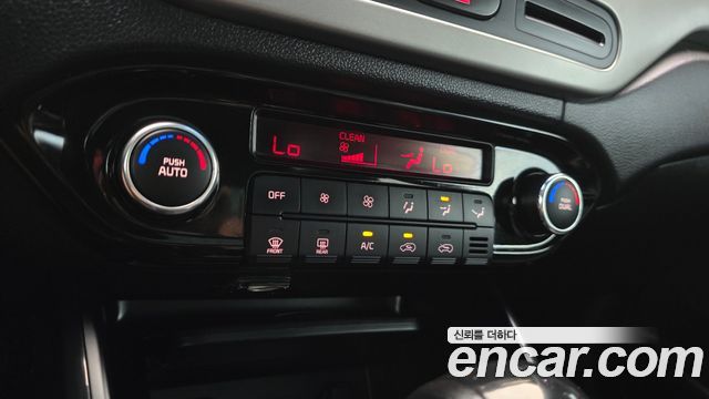 Kia Carens 2014 — photo 27