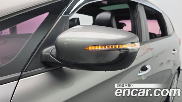 Kia Carens 2014 — photo 32