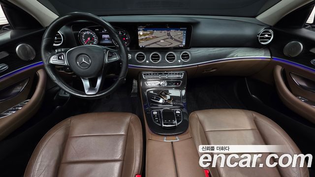 Mercedes-Benz E-Class 2017 — photo 7