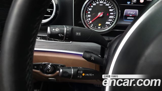 Mercedes-Benz E-Class 2017 — photo 16