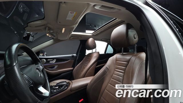 Mercedes-Benz E-Class 2017 — photo 17