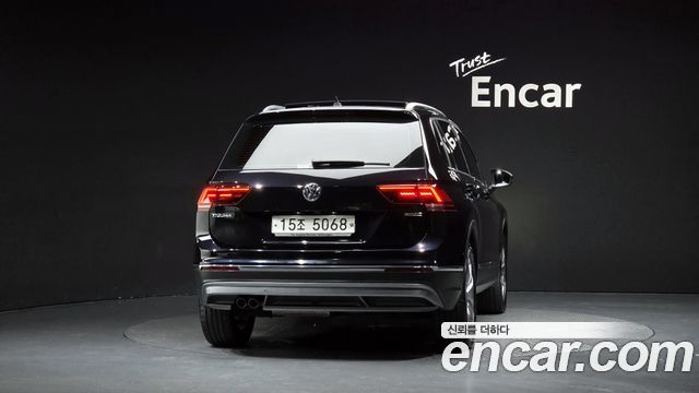 Volkswagen Tiguan 2018 — photo 4