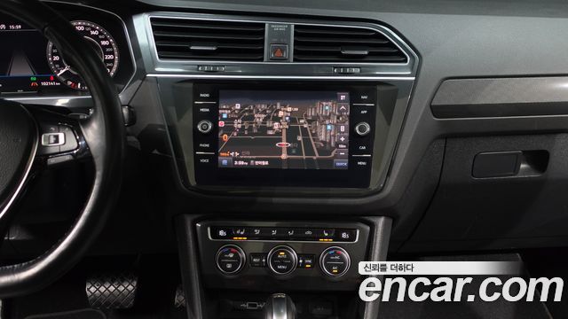 Volkswagen Tiguan 2018 — photo 19