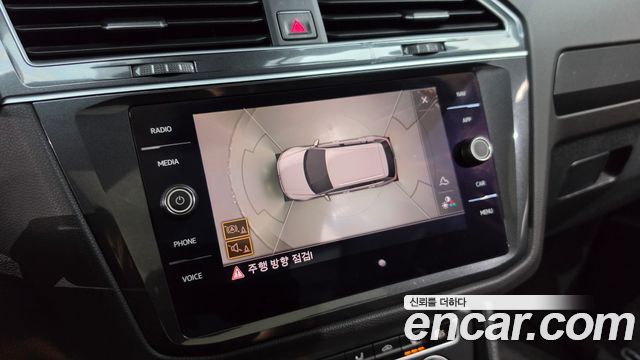 Volkswagen Tiguan 2018 — photo 21