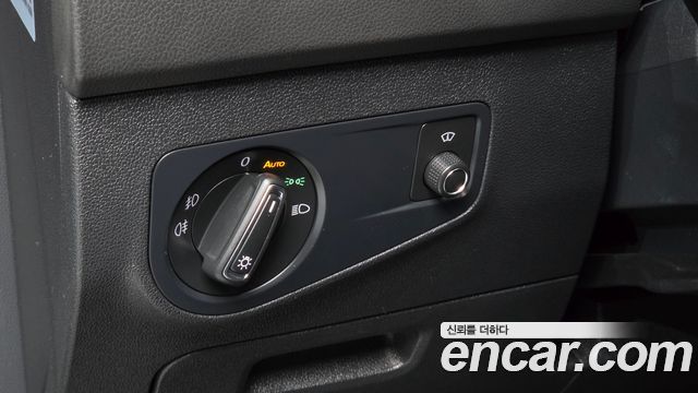 Volkswagen Tiguan 2018 — photo 22