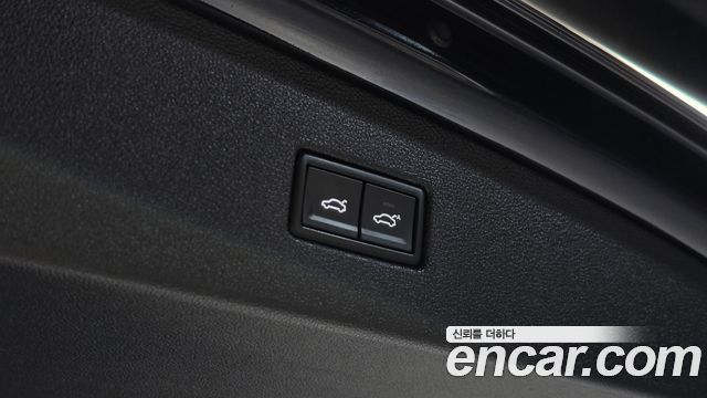 Volkswagen Tiguan 2018 — photo 24
