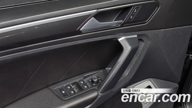 Volkswagen Tiguan 2018 — photo 26