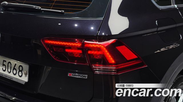 Volkswagen Tiguan 2018 — photo 9
