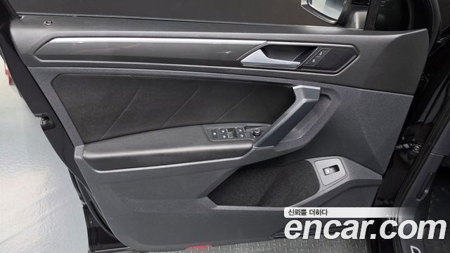 Volkswagen Tiguan 2018 — photo 14
