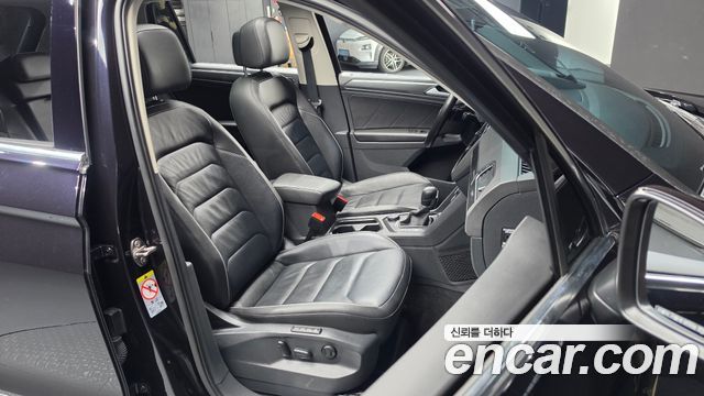 Volkswagen Tiguan 2018 — photo 16