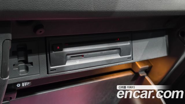 Volkswagen Tiguan 2018 — photo 29