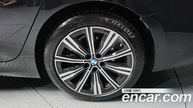 BMW 3-Series 2025 — photo 5