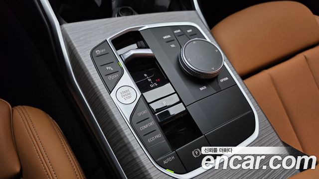 BMW 3-Series 2025 — photo 12