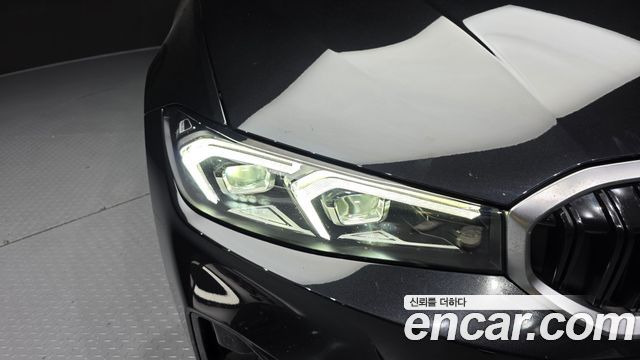 BMW 3-Series 2025 — photo 8