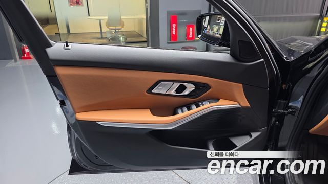 BMW 3-Series 2025 — photo 14