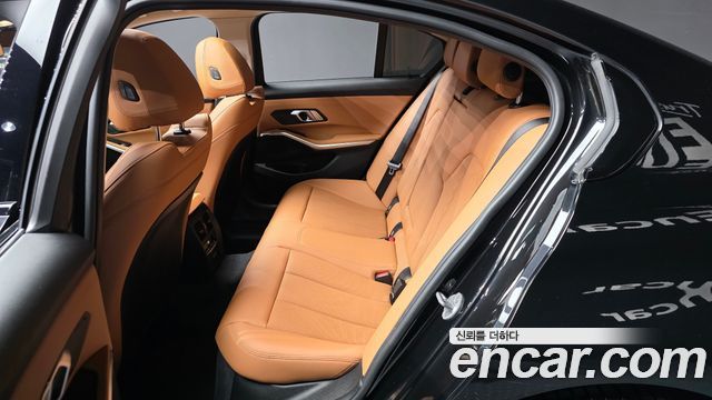 BMW 3-Series 2025 — photo 16