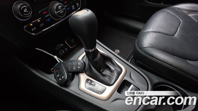 Jeep Cherokee 2014 — photo 9