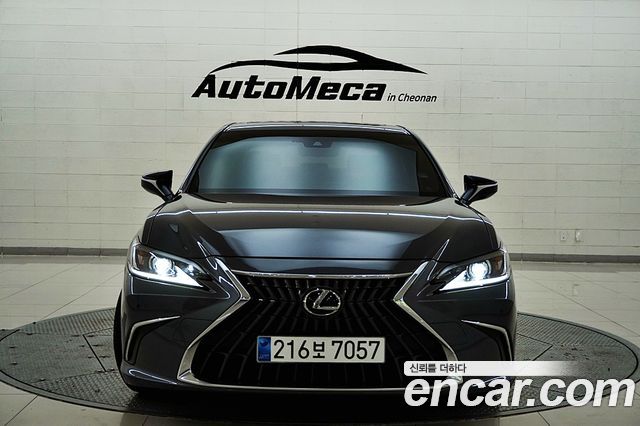 Lexus ES 2024 — photo 1