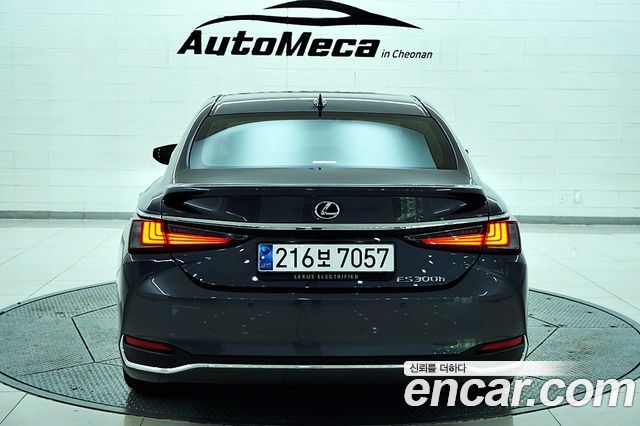 Lexus ES 2024 — photo 6