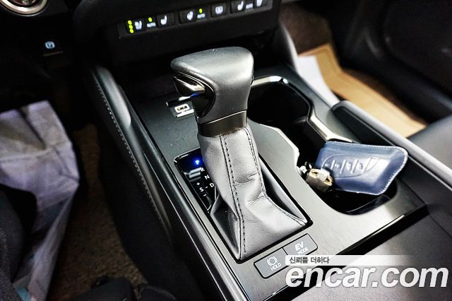 Lexus ES 2024 — photo 13
