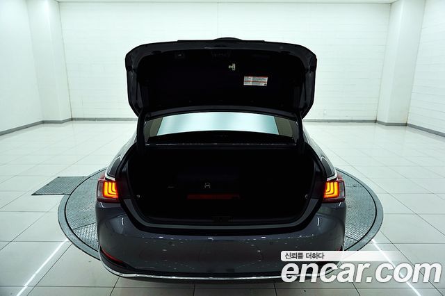 Lexus ES 2024 — photo 19
