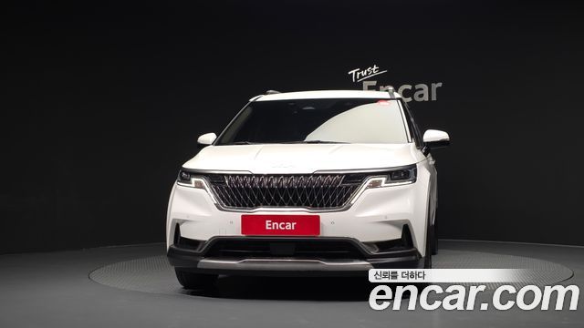 Kia Canival 2023 — photo 3