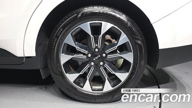 Kia Canival 2023 — photo 5