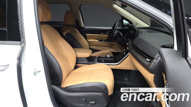 Kia Canival 2023 — photo 17