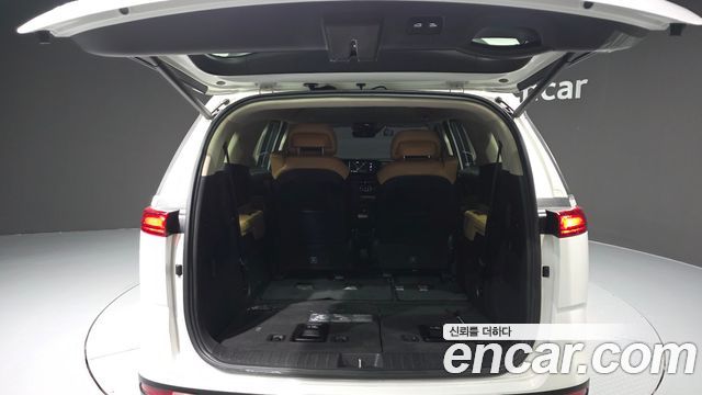 Kia Canival 2023 — photo 26
