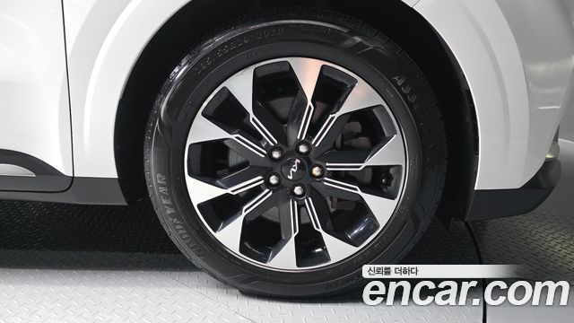 Kia Canival 2023 — photo 7