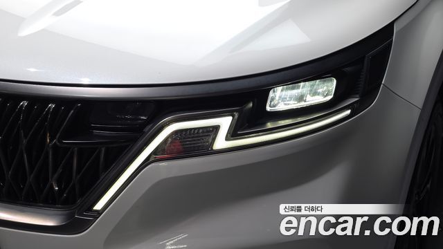 Kia Canival 2023 — photo 8