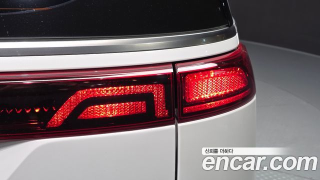 Kia Canival 2023 — photo 9