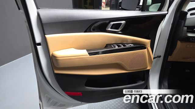Kia Canival 2023 — photo 14