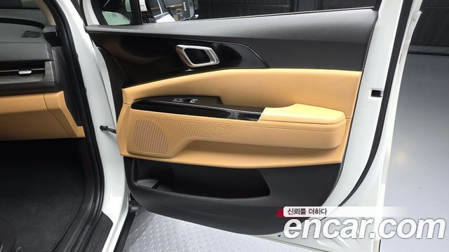 Kia Canival 2023 — photo 15