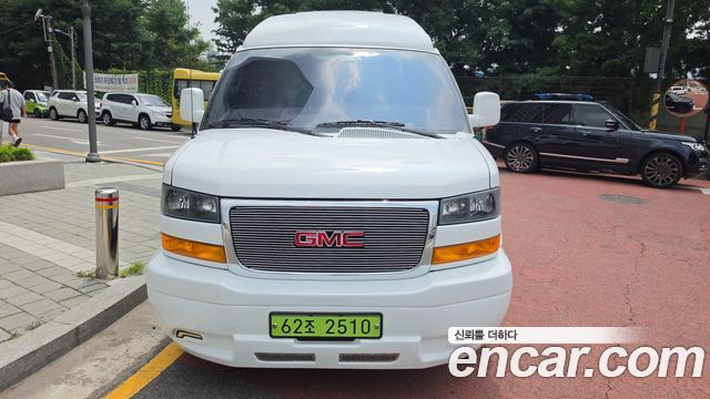 GMC Savana 2023 — photo 3
