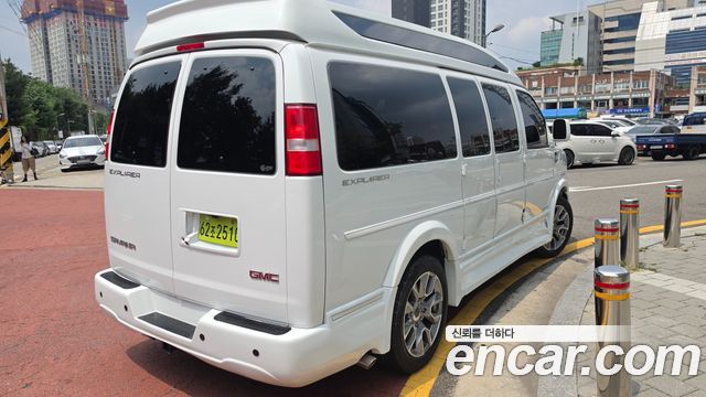 GMC Savana 2023 — photo 4