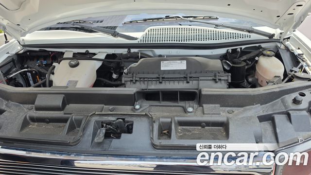 GMC Savana 2023 — photo 6