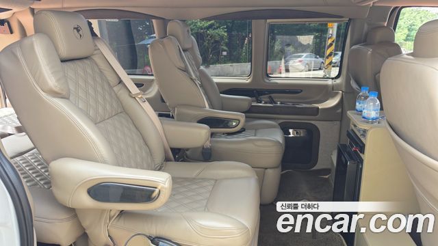 GMC Savana 2023 — photo 7