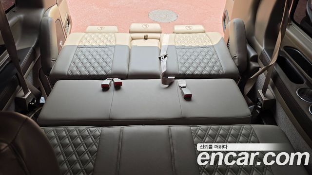 GMC Savana 2023 — photo 15