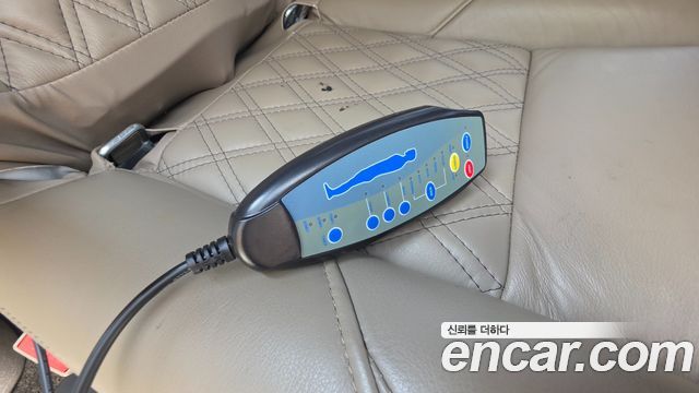 GMC Savana 2023 — photo 18