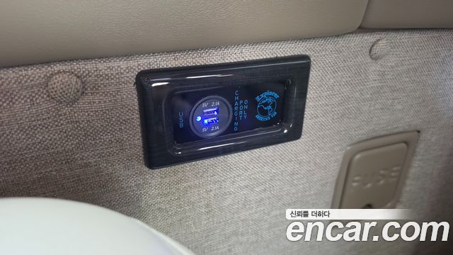 GMC Savana 2023 — photo 20