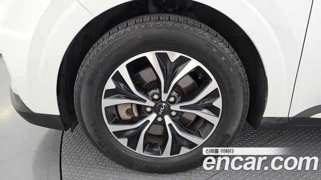 Kia Canival 2023 — photo 5