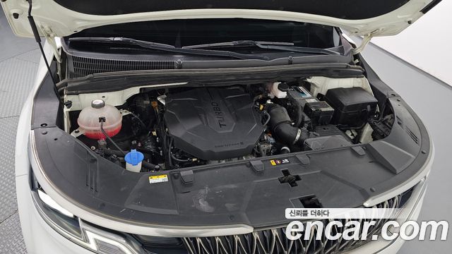 Kia Canival 2023 — photo 6