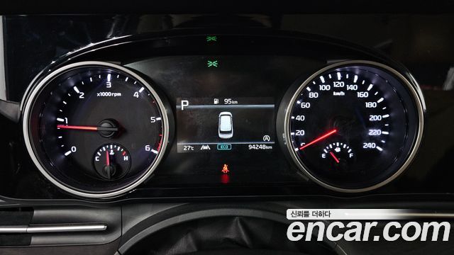 Kia Canival 2023 — photo 8