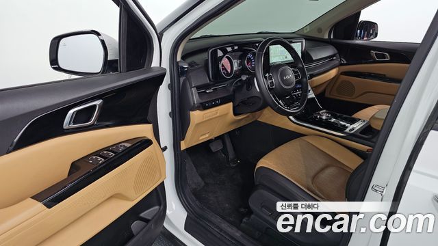 Kia Canival 2023 — photo 10
