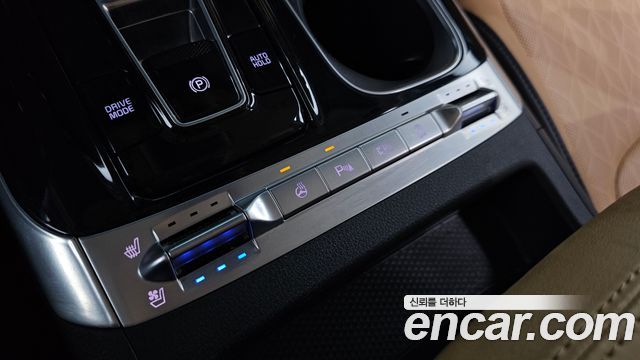 Kia Canival 2023 — photo 16