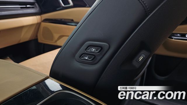 Kia Canival 2023 — photo 18